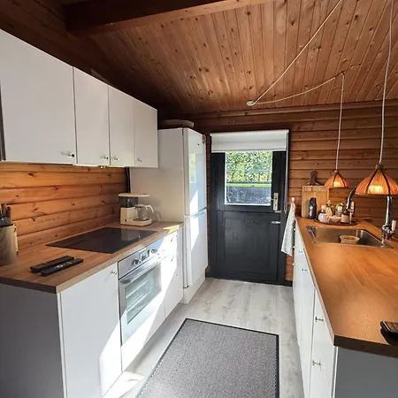 Majvor - From The Sea By Interhome Feriehus Hals